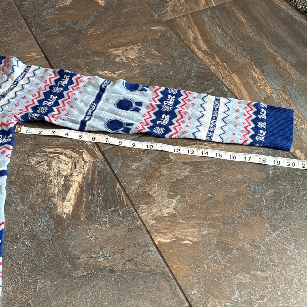 Pabst Blue Ribbon stay cozy